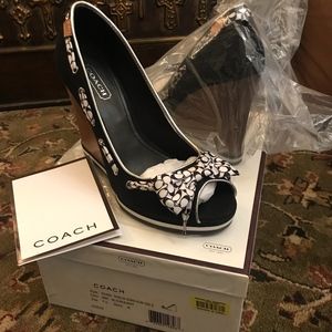 black / wood coach thalia wedges 7.5 New